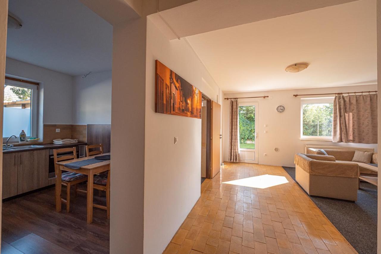 Xlsuite Apartment Comfort Pöstyén Kültér fotó